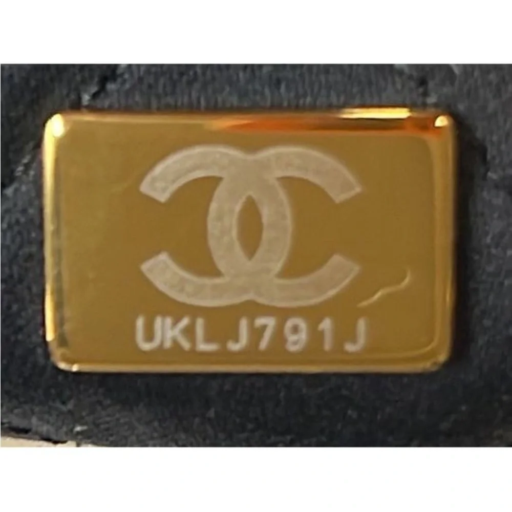 CHANEL 22 Bag Small - Picture 6 of 6